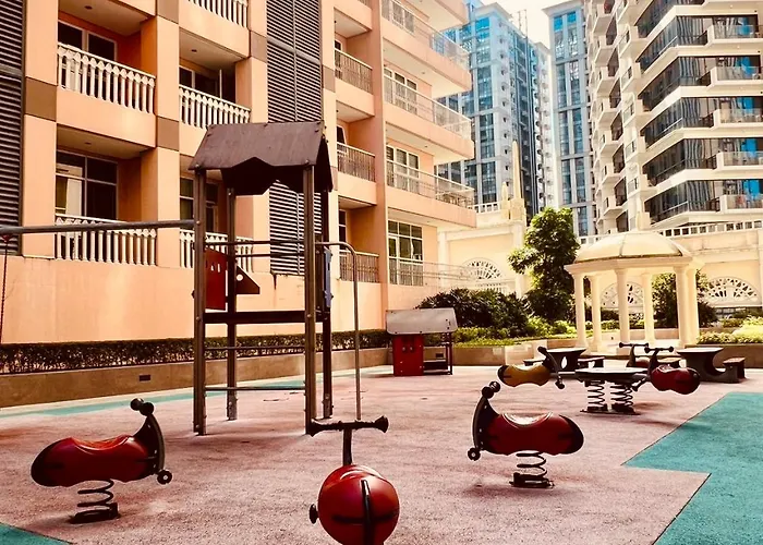 Venetian Haven Bgc Venice Grand Canal Ment, 3 Bedrooms, 1 Helpers Room,for Max 7 Guests (adults Only) Apartment *